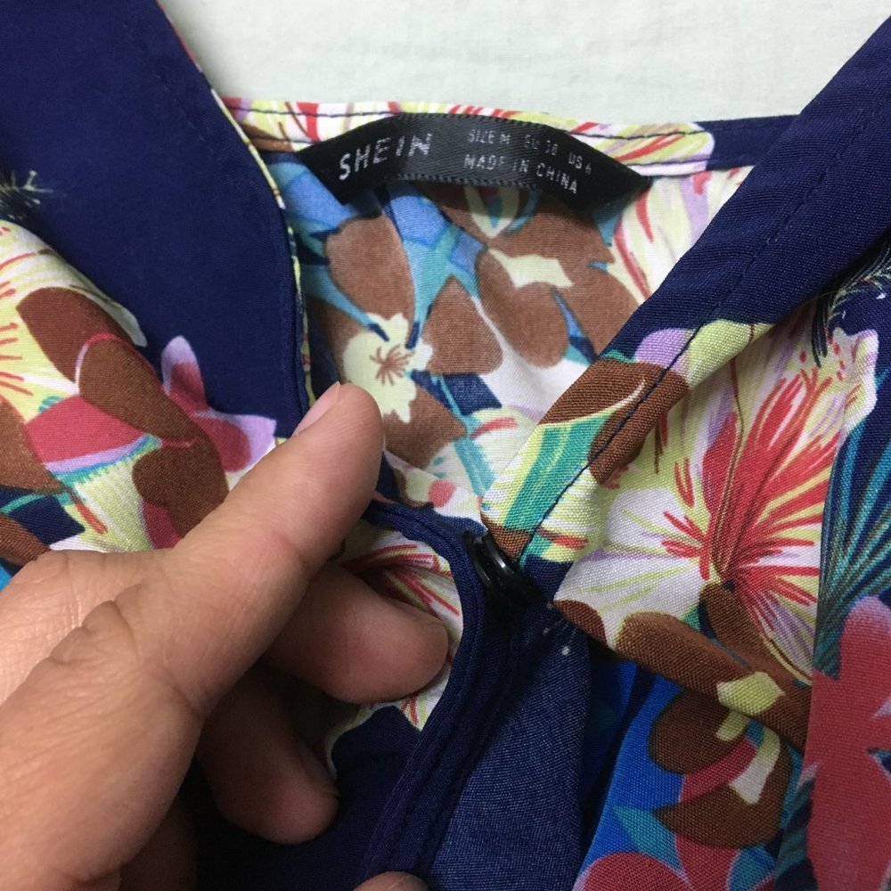 Jumper with blue tropical pattern - Picture 8 of 9